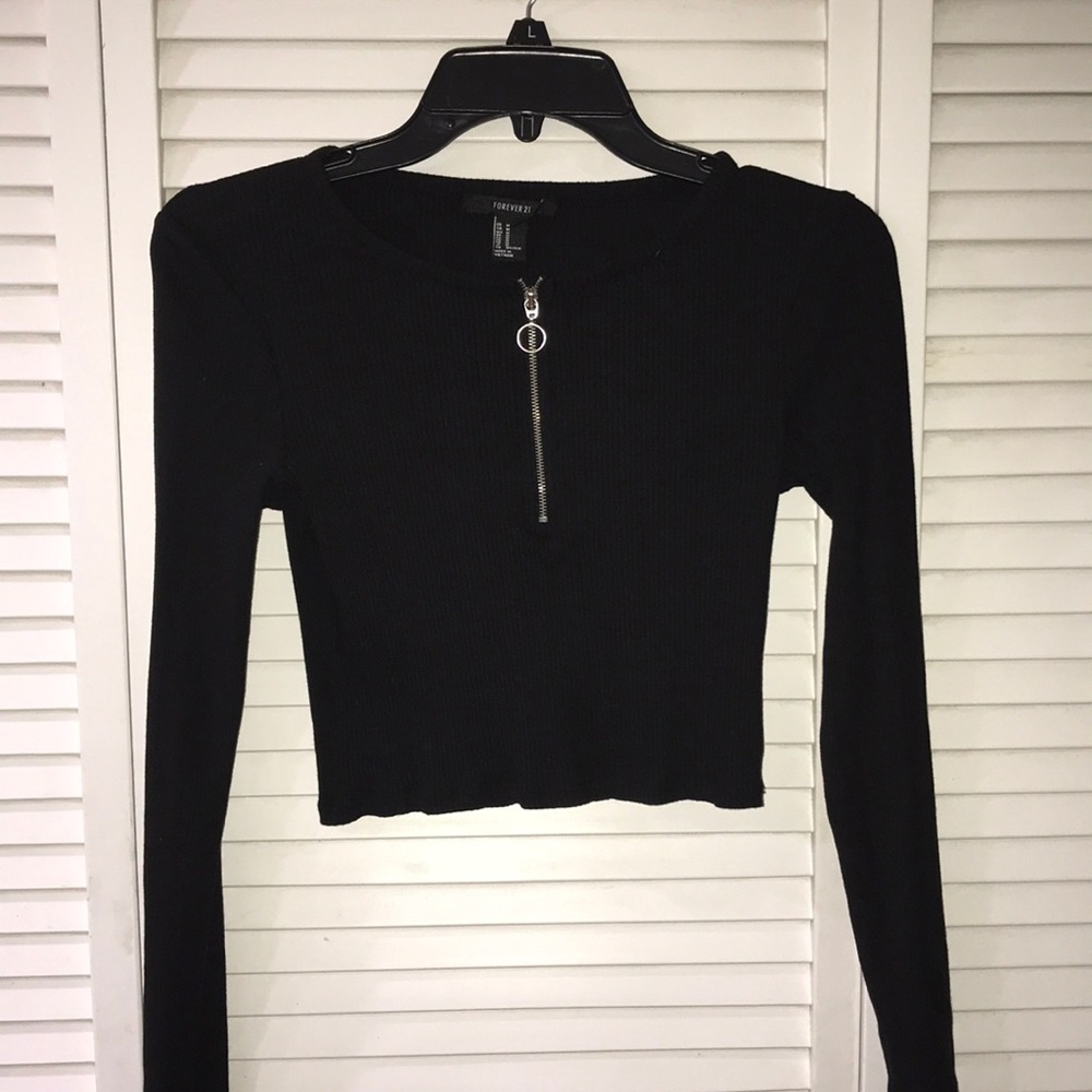 Black, long sleeve, crop top
